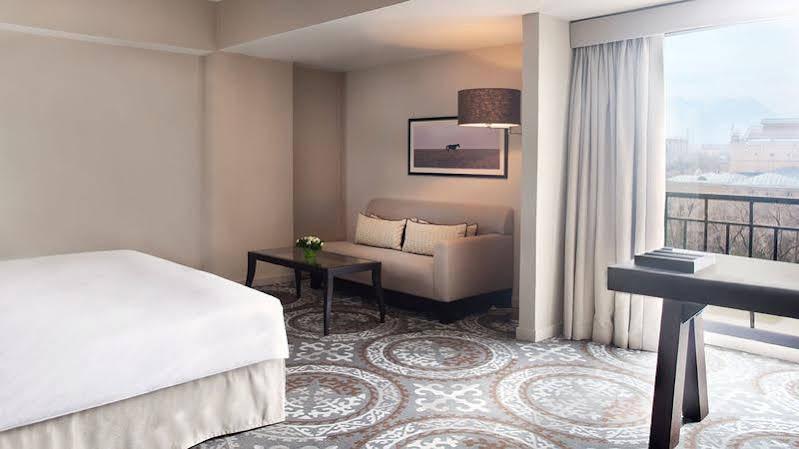 Hotel Hyatt Regency Bichkek Extérieur photo